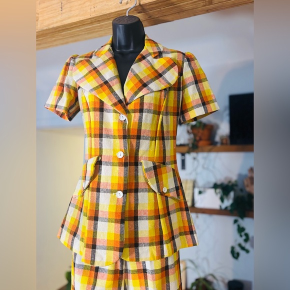 🌼 Vintage 1960s–Early 1970s Antigo Montreal Plaid Two-Piece Set - Picture 2 of 12